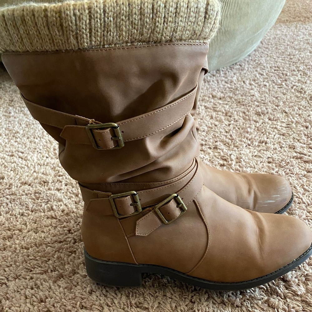 Women’s chestnut colored mid knee boot